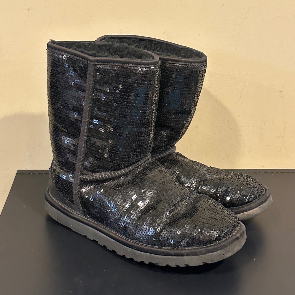 UGG Australia Classic Short Sparkle Black Sequin Boots Womens 8